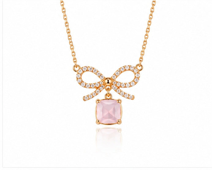 Women Beautiful Pendant Necklace Limited Edition