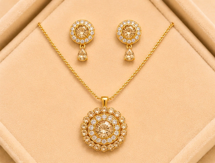 Set Of Female Trending Pandent Necklace With Pair Of Earrings