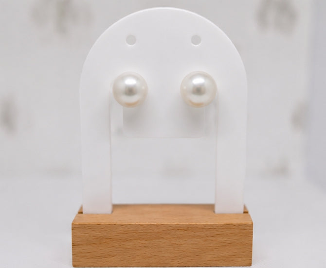 Female Trending Pearls Earrings